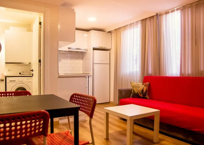 Colorful Apartment Near Kulturpark Izmir